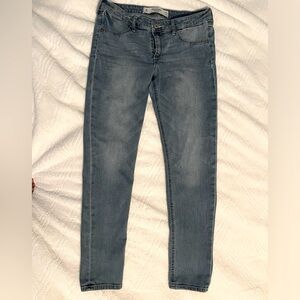 Abercrombie & Fitch. Size 8R ( W 29 L 29)